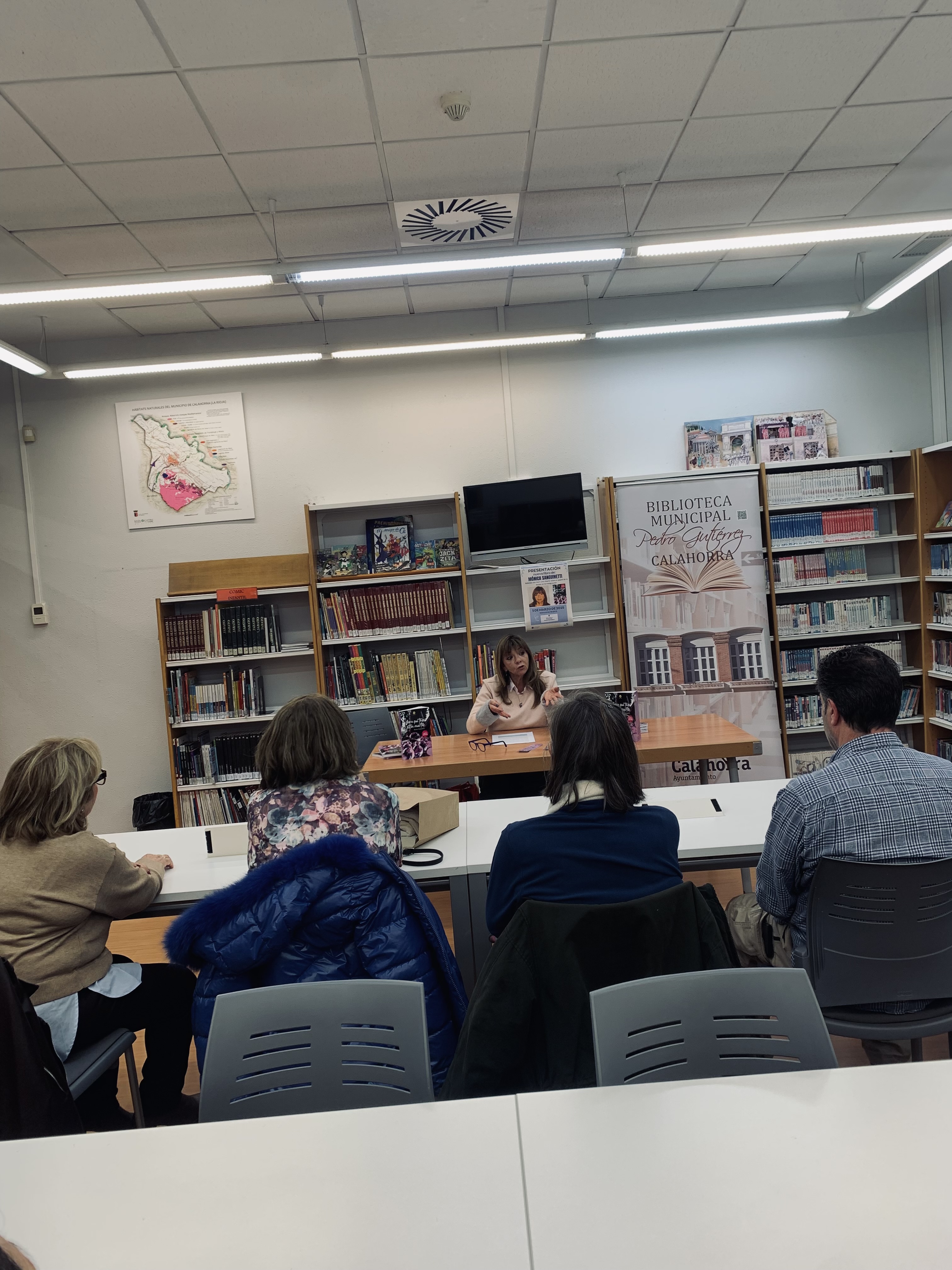 Presentación de la novela "Bajo tus pies" de Rosa María Sandín