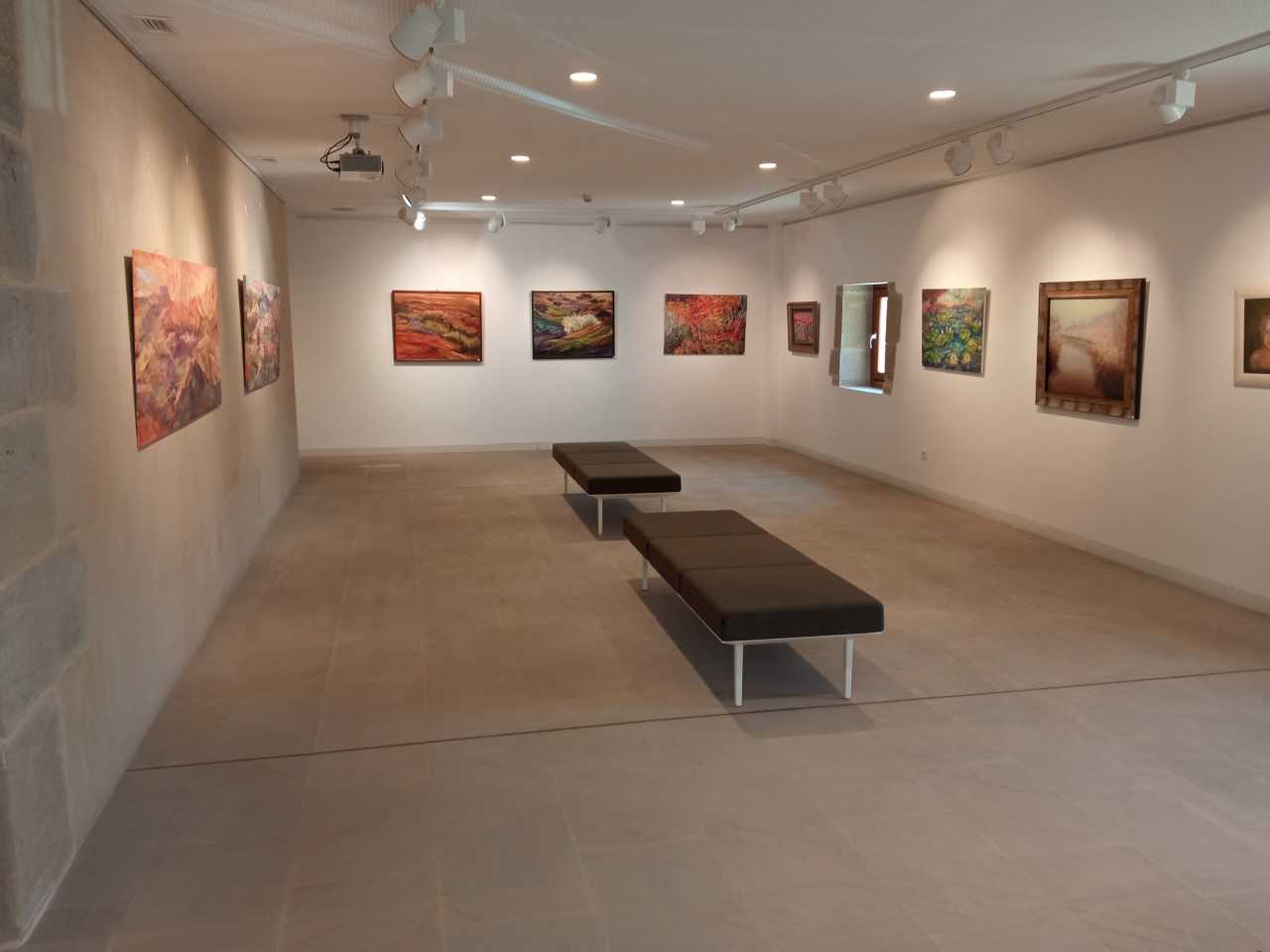 Sala de exposiciones de la Casa de Cultura de Lardero